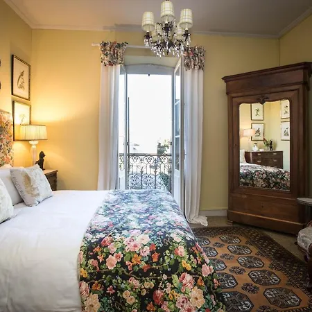 Du Palais Bed & Breakfast