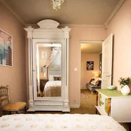 Alojamento de Acomodação e Pequeno-almoço Du Palais