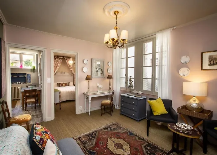 Du Palais Bed & Breakfast